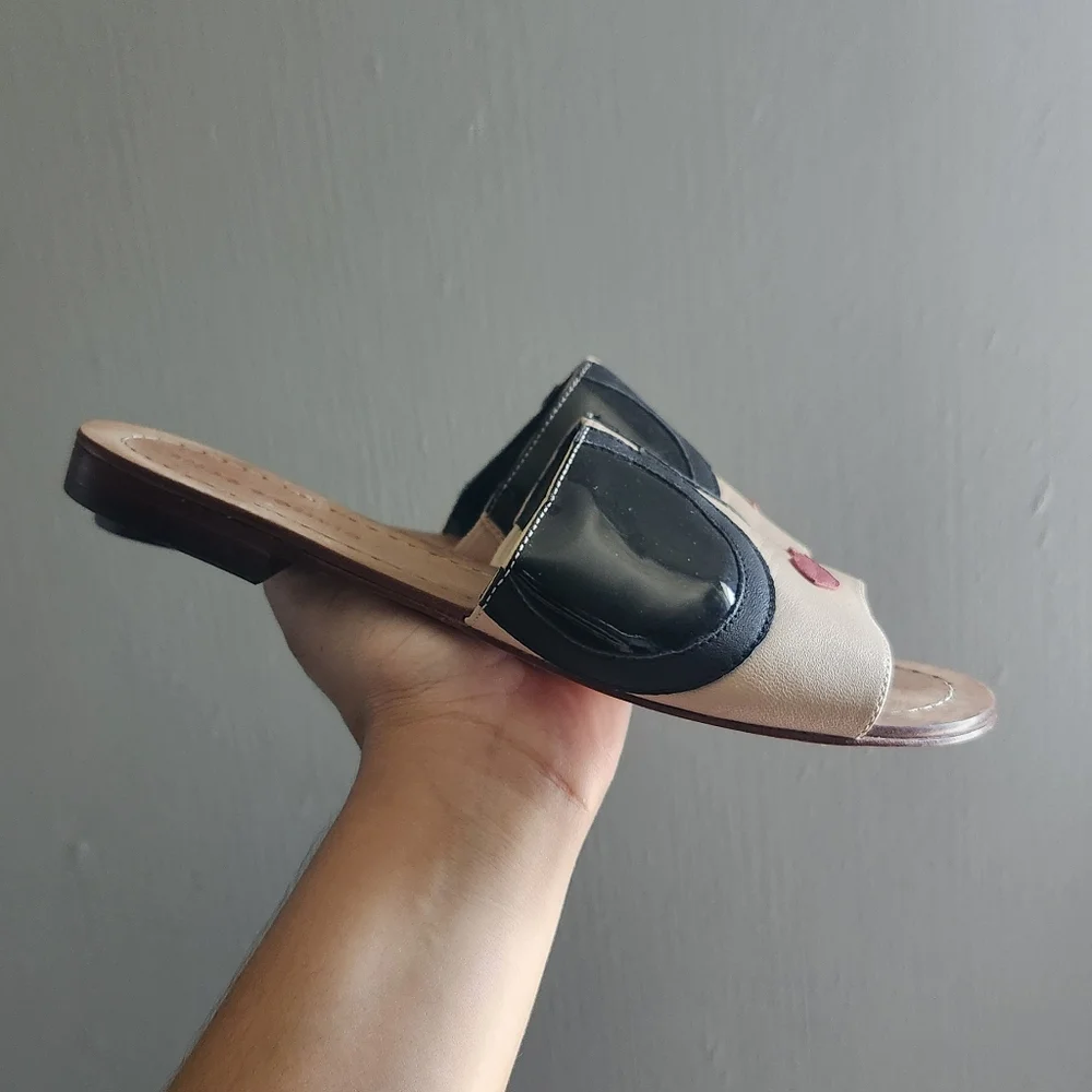 Alice + Olivia Stace Face Slide Stylish Black and Cream Women's Slides - Picture 4 of 7